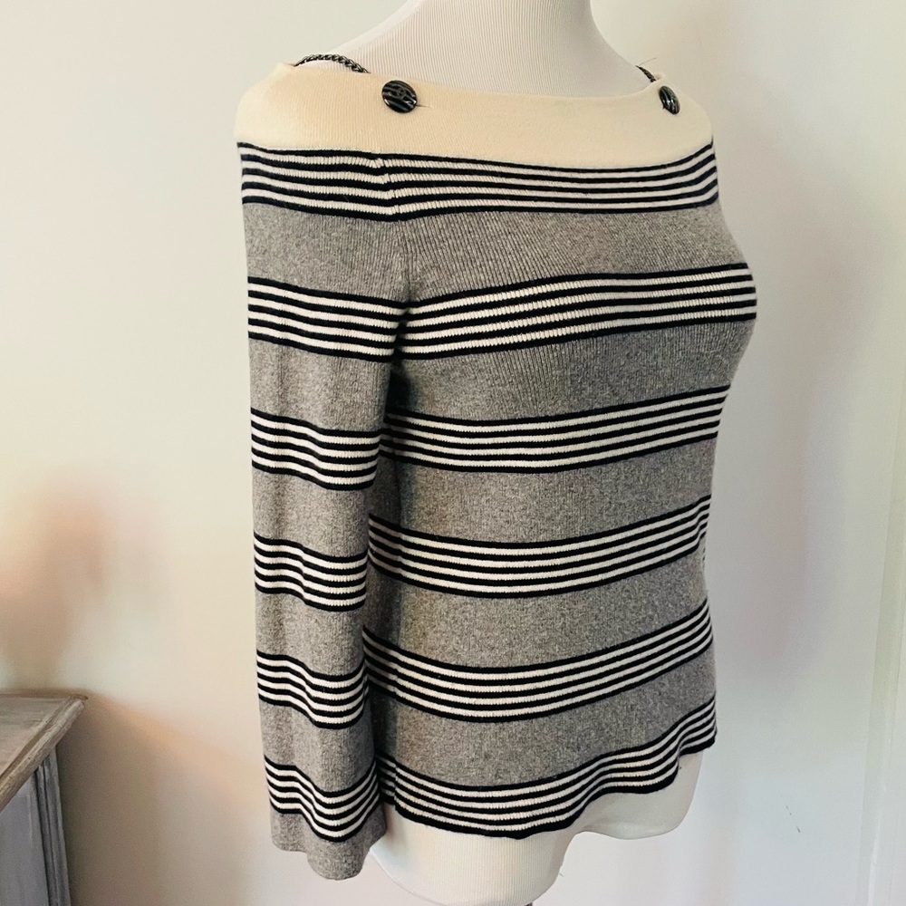 CHANEL 100% CASHMERE STRIPPED BATEAU NECK CHAIN BUTTON SWEATER SIZE 36 - Picture 9 of 14